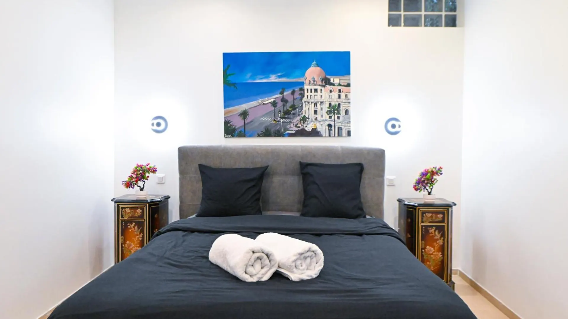 Grand Loft A Deux Pas De La Mer N1 Nice 0*,  France